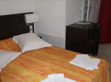Hotel Untalented -