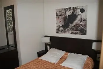 Hotel Untalented - 3*