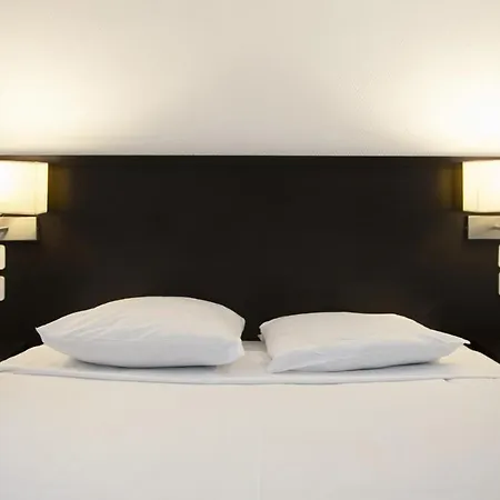 Untalented - Hotel 3*