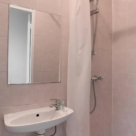 Hotel Untalented - 3*