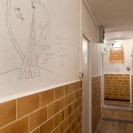 Untalented Hotel - Villette